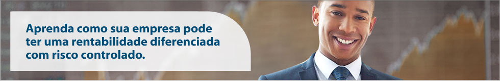 Fotografia de um homem de terno e gravata sorrindo com a frase Aprenda como sua empresa pode ter uma rentabilidade diferenciada com risco controlado.